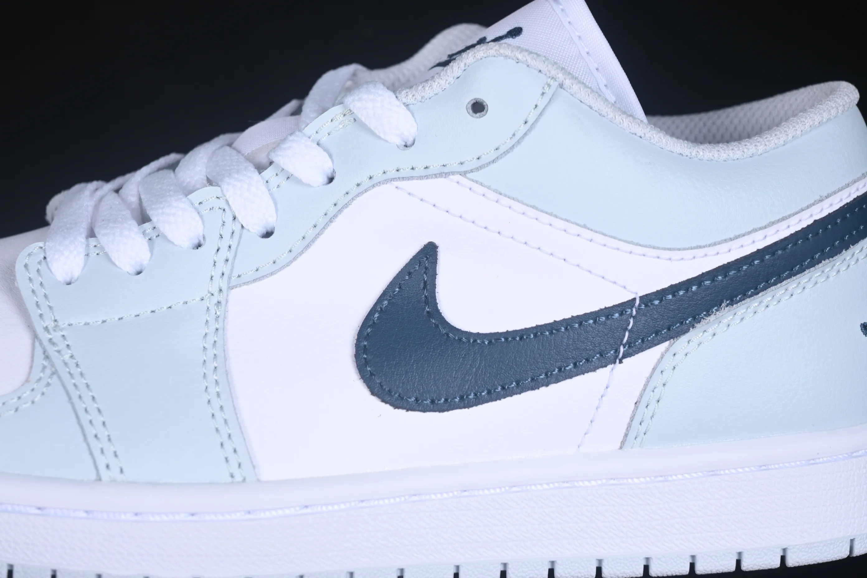 All categories Air Jordan Jordan series basketball shoes Air Jordan 1 Low G version pure original Air Jordan 1 Low AJ1 Joe 1 white gray blue hook low-top retro culture basketball shoes 553558-400